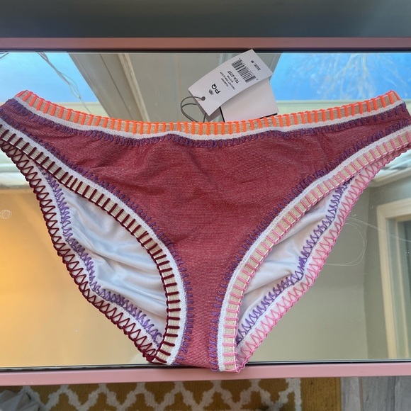 Platinum inspire Solange Ferrarini Teaberry Crochet Trim Bikini Bottom Medium - Picture 8 of 13